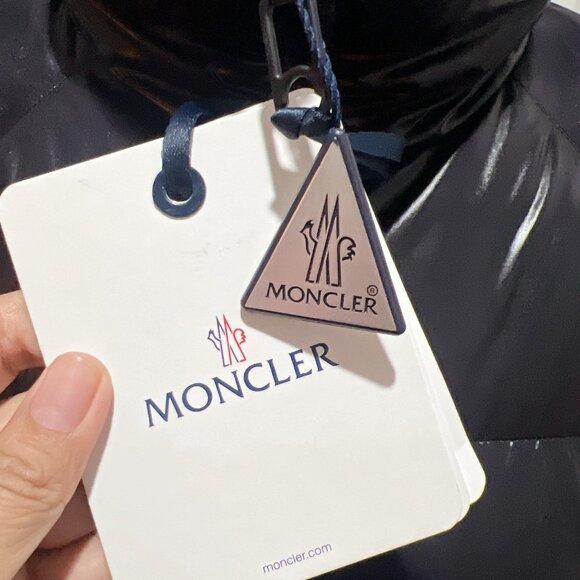 MONCLER Breteuil Giubbotto Cropped Black Puffer Down Jacket Wms Size 4/ L $1690+ - Picture 7 of 14